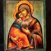 Икона деревянная "Богоматерь Владимирская" — оригинальный подарок — фотография 4