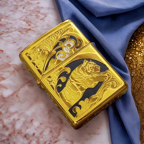 На память: Зажигалка Zippo "Хищник" № 2