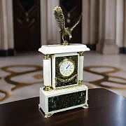Каминные часы «Орёл» из серафинита и мрамора — красивый подарок — фотография 1
