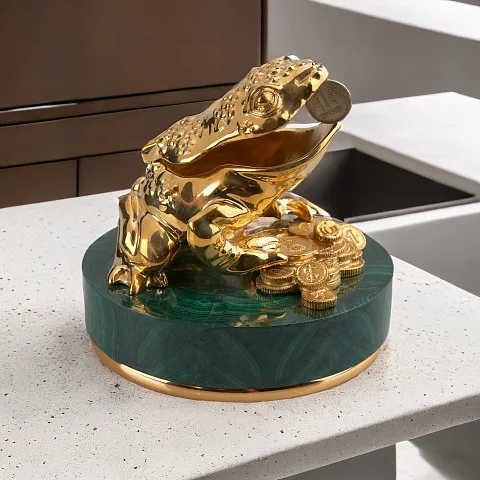 Статуэтка «Денежная жаба — фэншуй» на малахите — красивый подарок