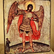 Икона "Архангел Михаил попирающий диавола" — необычный подарок — фотография 1