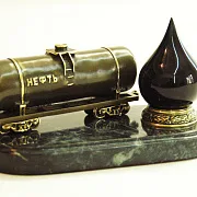 Бронзовая фигурка «Цистерна с нефтью» — необычный подарок — фотография 2